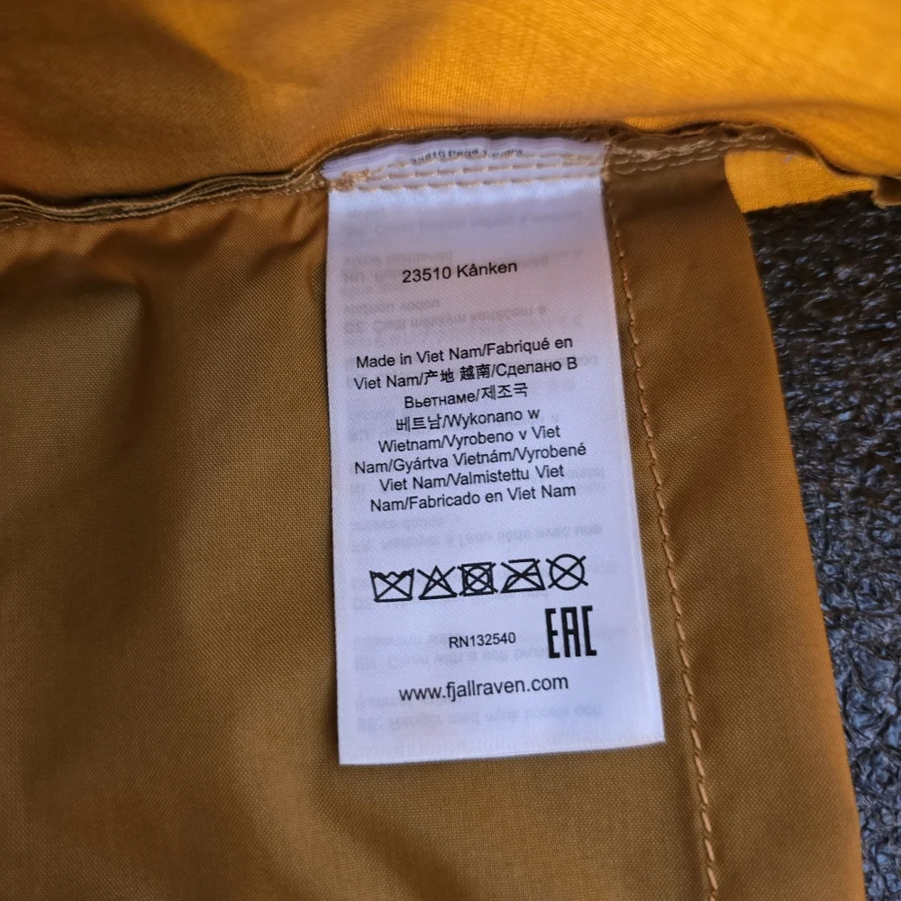 Fjallraven | Kanken Classic Backpack for Everyday | Acorn/Ox Red - Picture 11 of 14